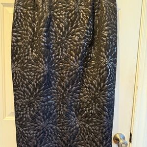 Chic Black Floral Pencil Skirt